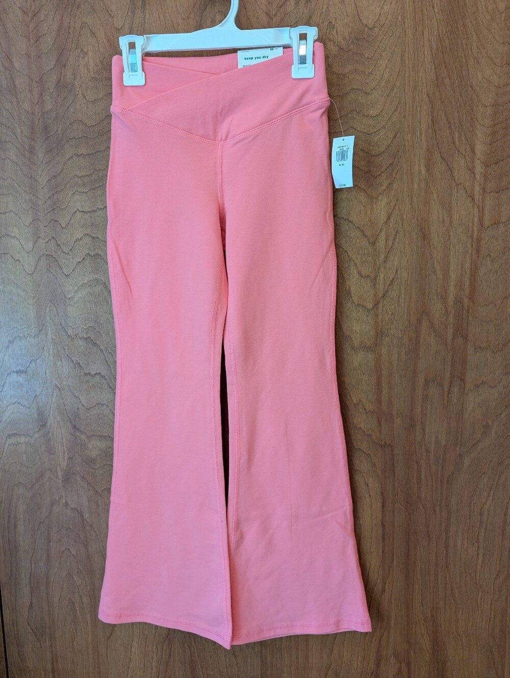 NWT Old Navy Coral Pink Flare Powerchill Leggings M(8)